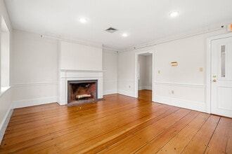 160 Sylvan St, Danvers, MA à louer Photo intérieure– Image 2 sur 27