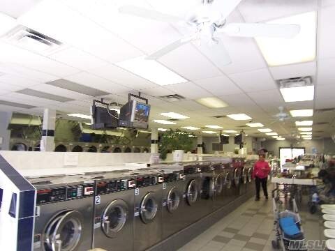 77-11 25th Ave, East Elmhurst, NY à vendre - Autre – Image 2 sur 11