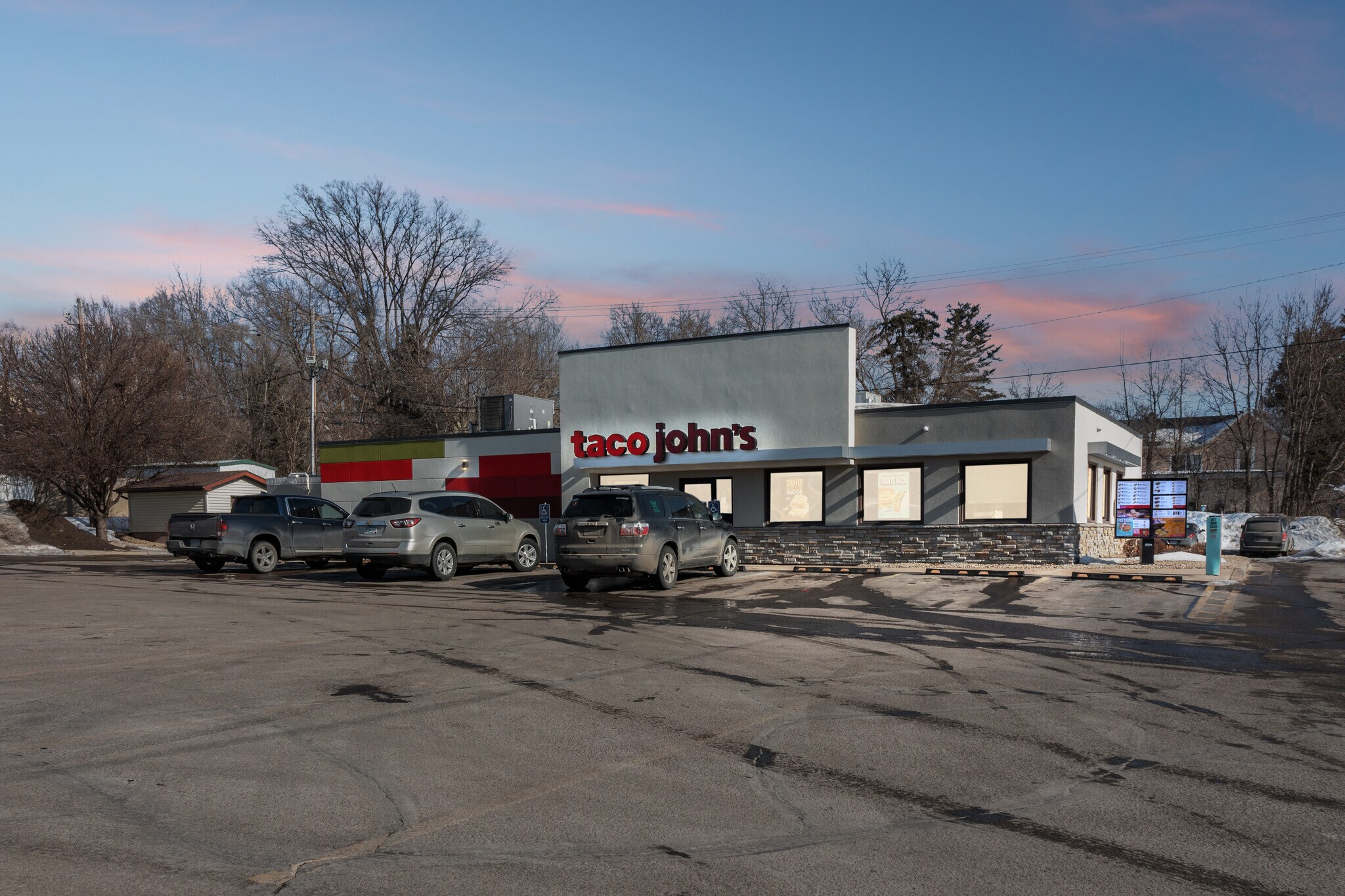 1212 N Union Ave, Fergus Falls, MN à vendre Photo principale– Image 1 sur 3