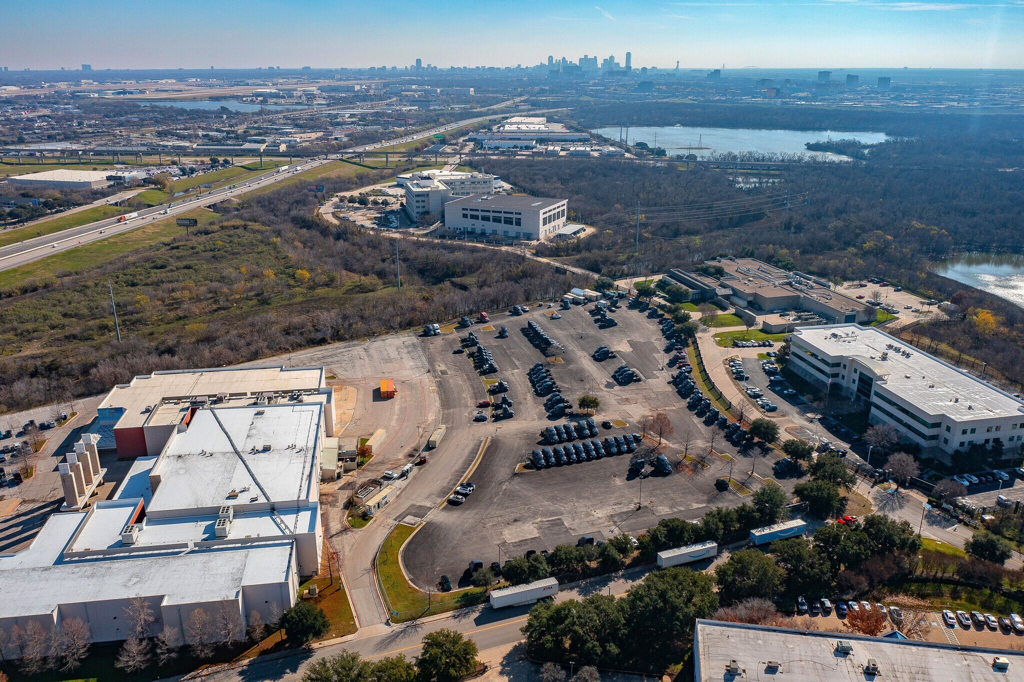 10110 Technology Blvd E, Dallas, TX à louer Photo principale– Image 1 sur 4