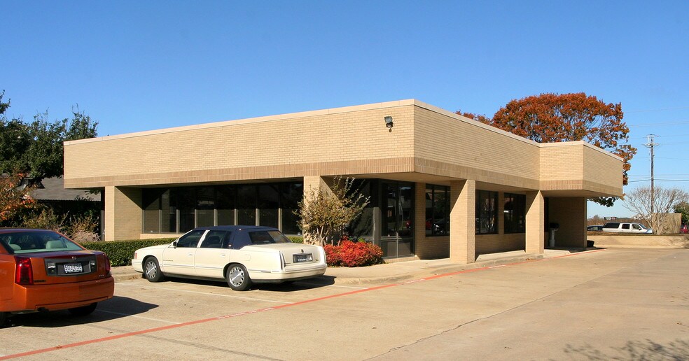 1010 E Wheatland Rd, Duncanville, TX à louer - Photo de l’immeuble – Image 2 sur 10
