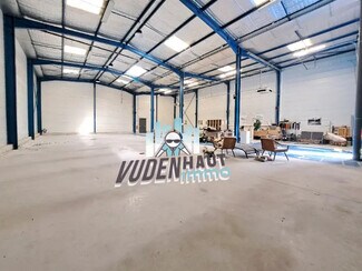 Plus de détails pour Local d'activités à louer