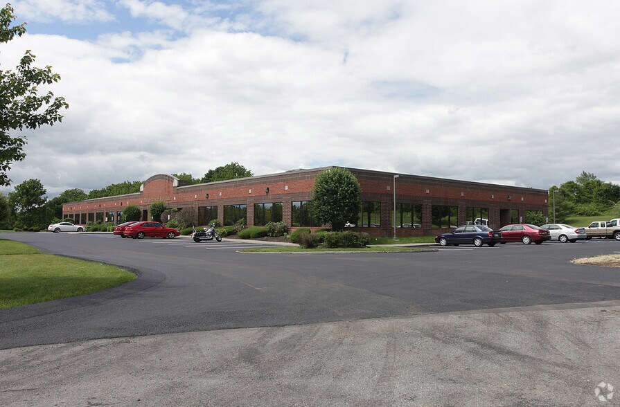 13 Airline Dr, Albany, NY à louer - Photo de l’immeuble – Image 2 sur 3