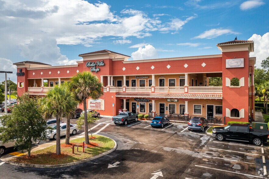 8890 Salrose Ln, Fort Myers, FL à louer - Photo principale – Image 1 sur 4