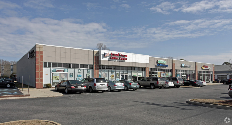 5900 E Virginia Beach Blvd, Norfolk, VA à louer - Photo de l’immeuble – Image 2 sur 3