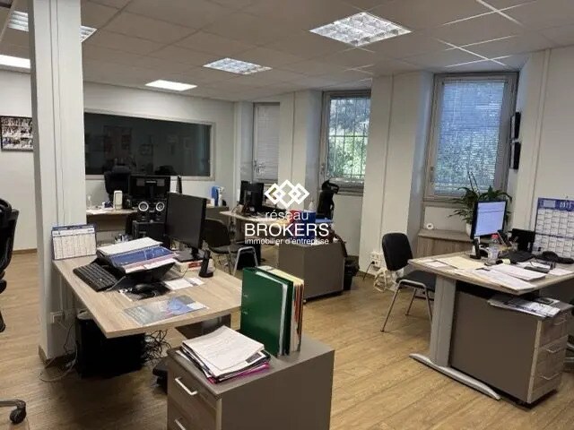 Bureau dans Avignon à louer - Photo de l’immeuble – Image 1 sur 8