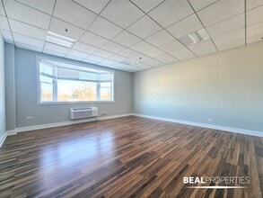 300-310 Happ Rd, Northfield, IL à louer Photo intérieure– Image 1 sur 6