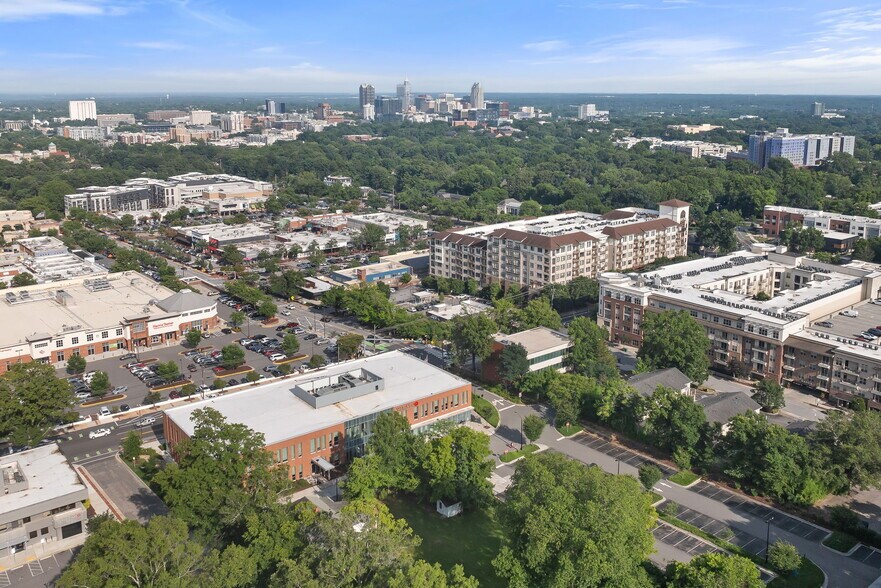 503 Oberlin Rd, Raleigh, NC à vendre - Photo de l’immeuble – Image 3 sur 9
