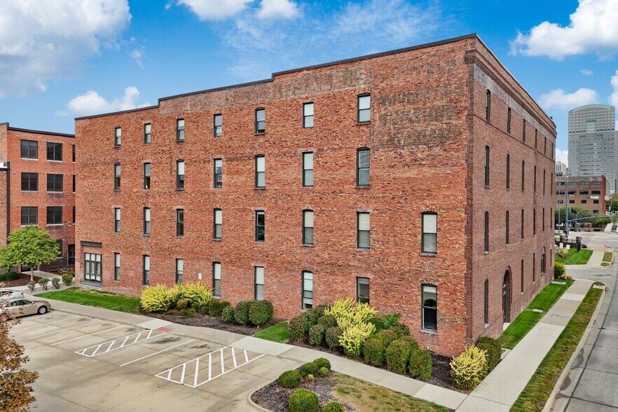 320 SW 7th St, Des Moines, IA à vendre - Photo de l’immeuble – Image 2 sur 13