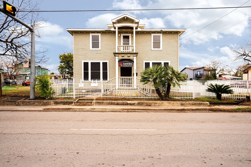 812 S Hackberry St, San Antonio, TX à louer - Photo de l’immeuble – Image 1 sur 5