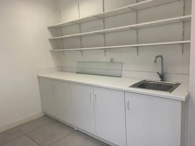 Local commercial dans Malestroit à louer - Photo de l’immeuble – Image 3 sur 4