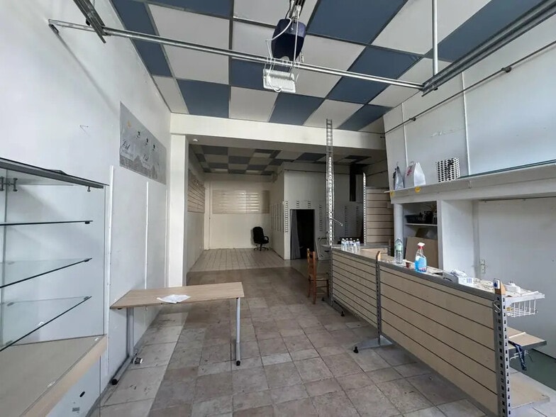 Local d'activités dans Mareuil-lès-Meaux à vendre - Photo de l’immeuble – Image 2 sur 12