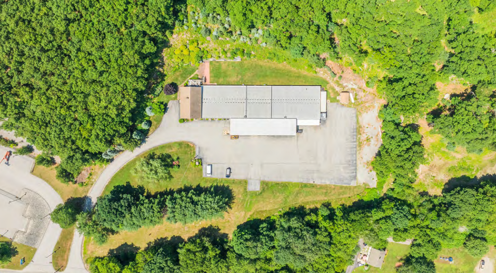 75 Oxford Ave, Dudley, MA à vendre - Photo de l’immeuble – Image 2 sur 6