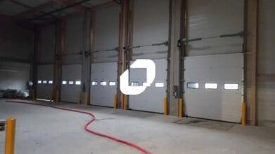 Industriel/Logistique dans Puiseux-en-France à louer Photo intérieure– Image 2 sur 9