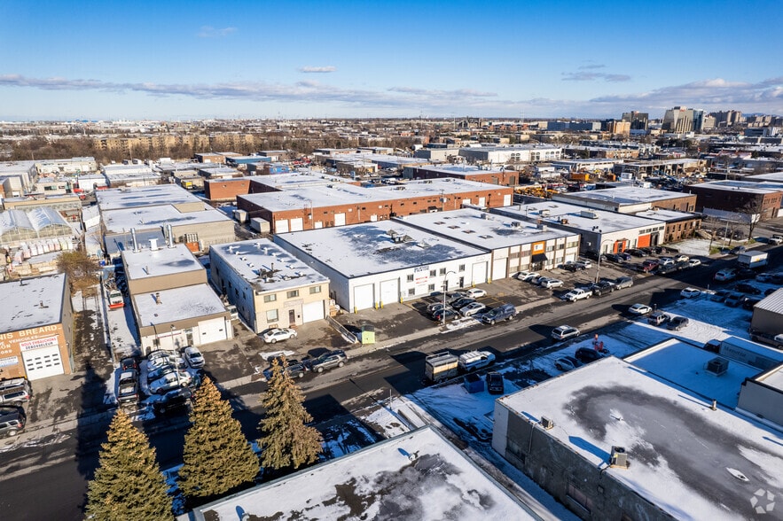 8295-8305 Creusot Rue, Montréal, QC à vendre - Aérien – Image 3 sur 10