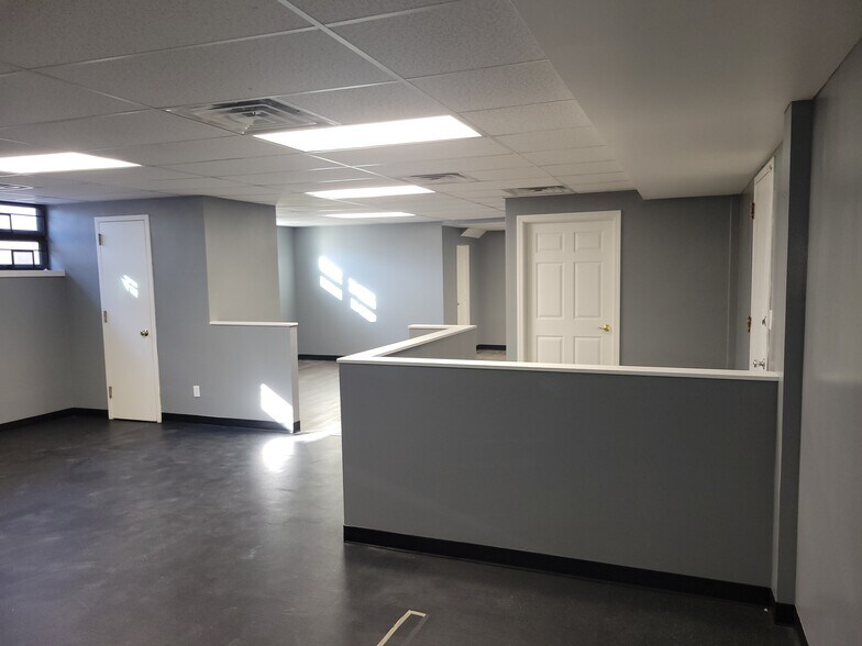 160 Commack Rd, Commack, NY à louer - Photo de l’immeuble – Image 3 sur 31