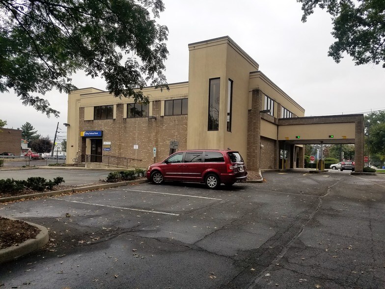 405 Rochelle Ave, Rochelle Park, NJ à louer - Photo de l’immeuble – Image 3 sur 4