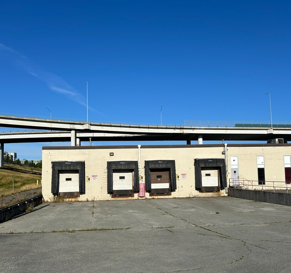 128 W 1st Ave, Anchorage, AK à louer Photo de l’immeuble– Image 1 sur 4