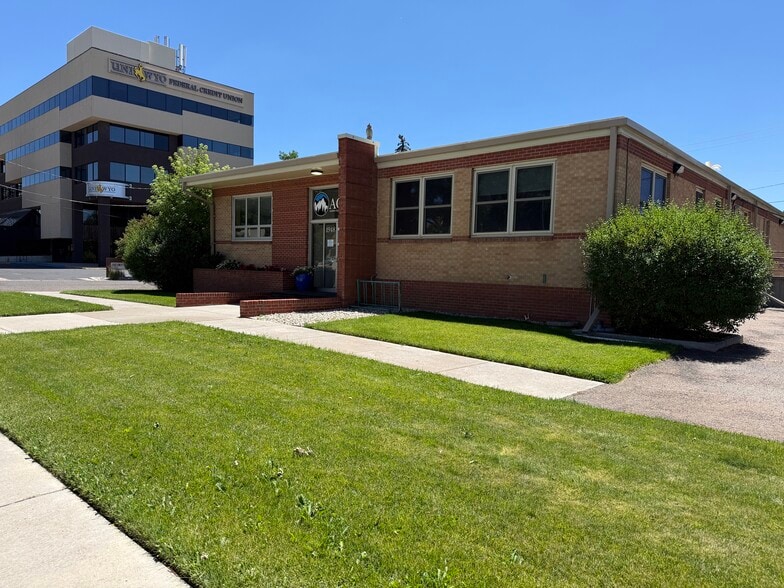 1948 E Grand Ave, Laramie, WY à louer - Photo principale – Image 1 sur 37
