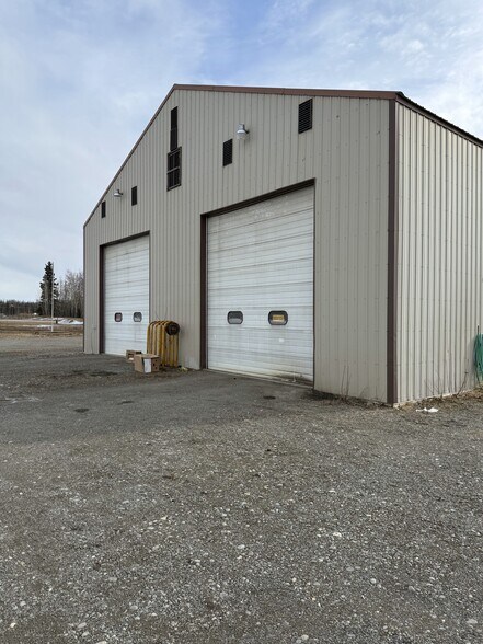 7521 W Buttercup Dr, Wasilla, AK à louer - Photo de l’immeuble – Image 3 sur 8