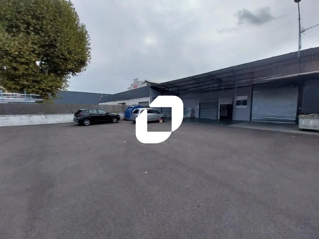 Local d’activités dans Villeurbanne à louer Photo de l’immeuble– Image 1 sur 10