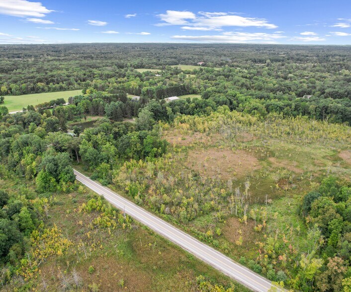 20955 Dixboro Rd, South Lyon, MI à vendre - Photo de l’immeuble – Image 2 sur 13