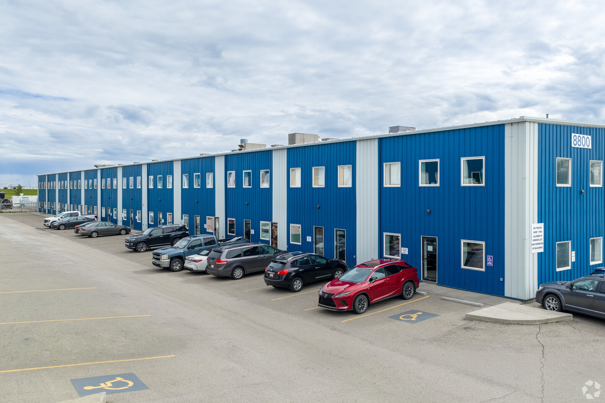 8800 Venture Av SE, Calgary, AB à louer Photo de l’immeuble– Image 1 sur 20