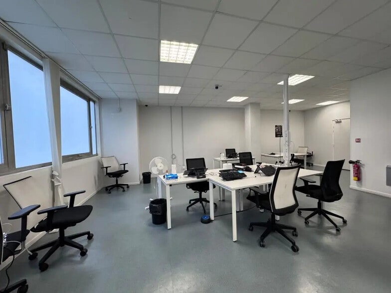 Bureau dans Paris à vendre - Photo de l’immeuble – Image 3 sur 11