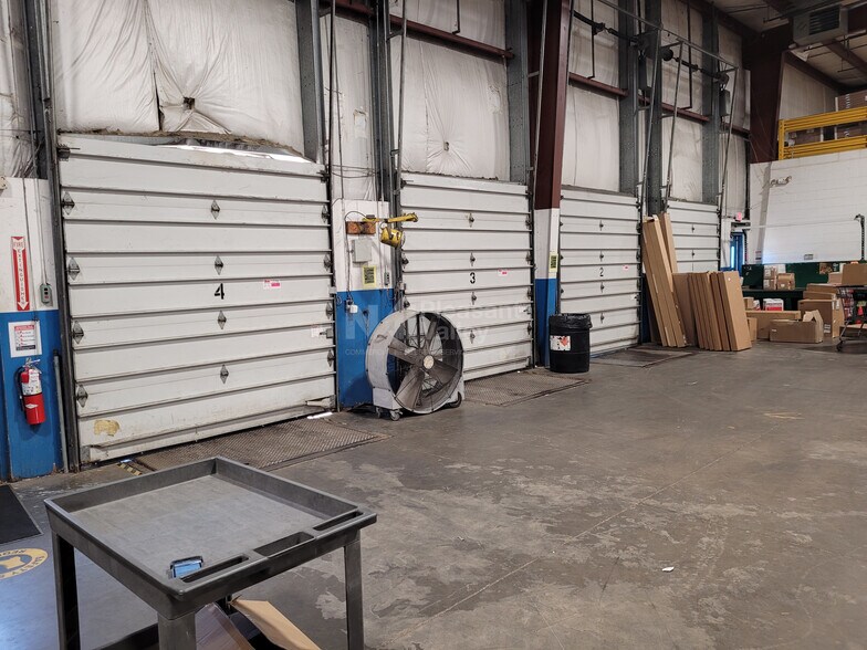 1329 E Archwood Ave, Akron, OH à vendre - Photo de l’immeuble – Image 3 sur 5