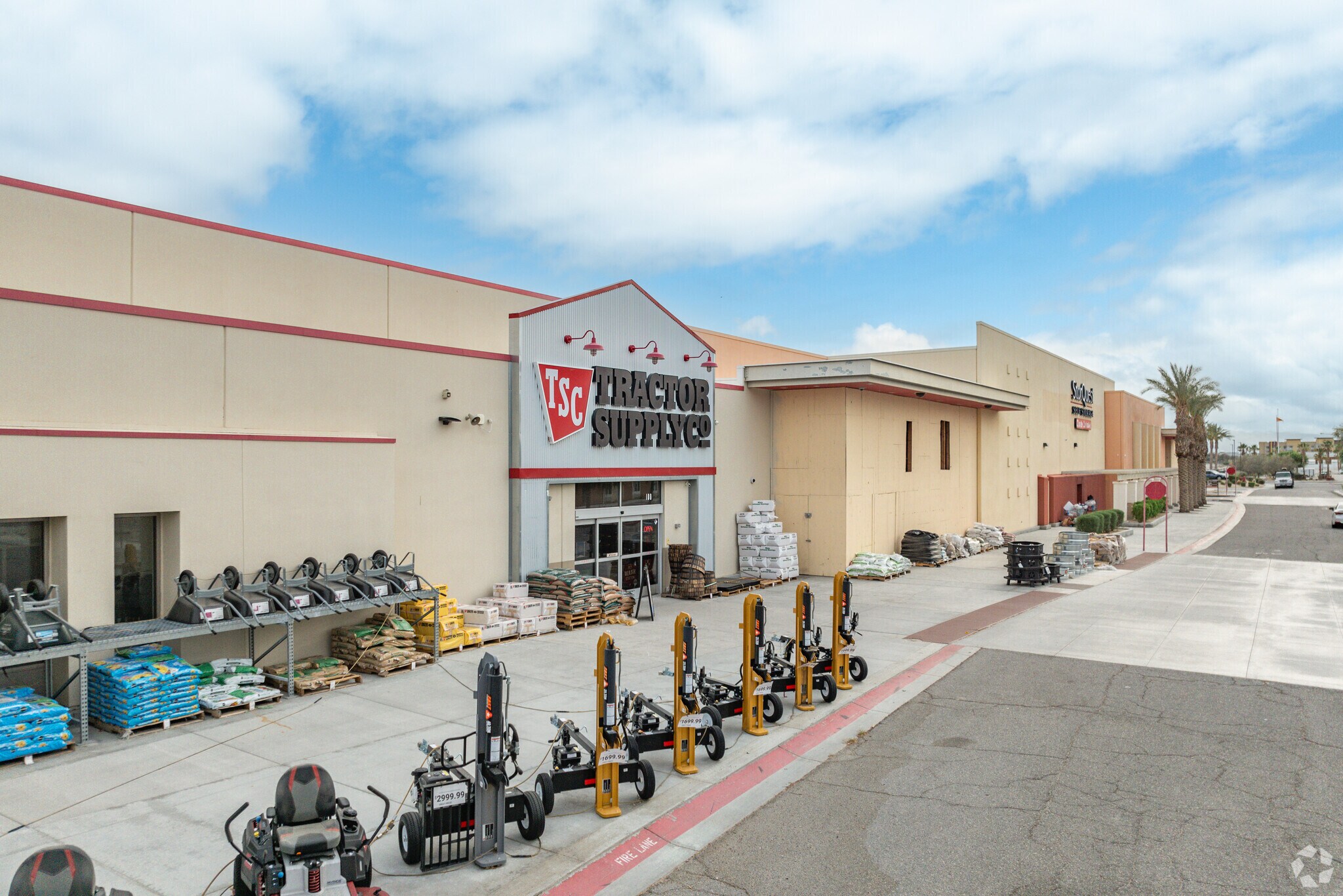 42625 Jackson St, Indio, CA à louer Photo principale– Image 1 sur 9