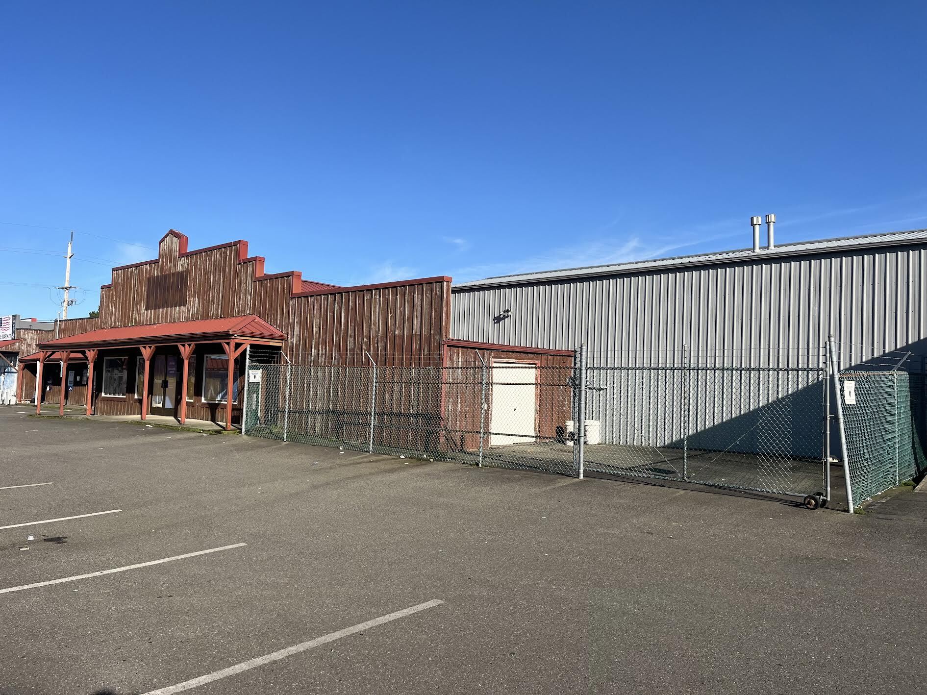 1195 Newmark Ave, Coos Bay, OR à louer Photo de l’immeuble– Image 1 sur 5