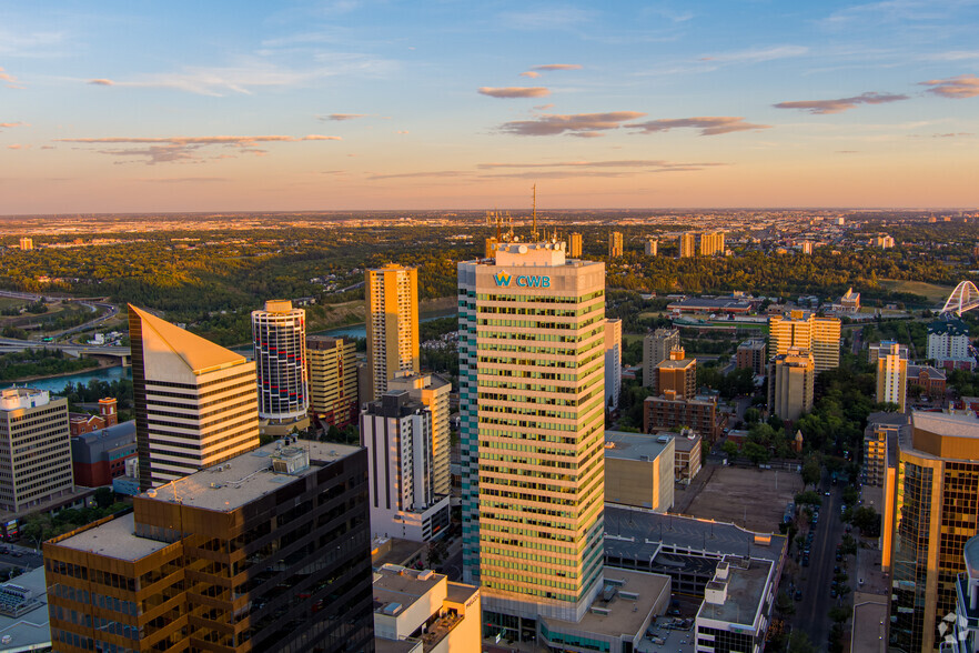 10303 Jasper Ave NW, Edmonton, AB à louer - Aérien – Image 2 sur 6
