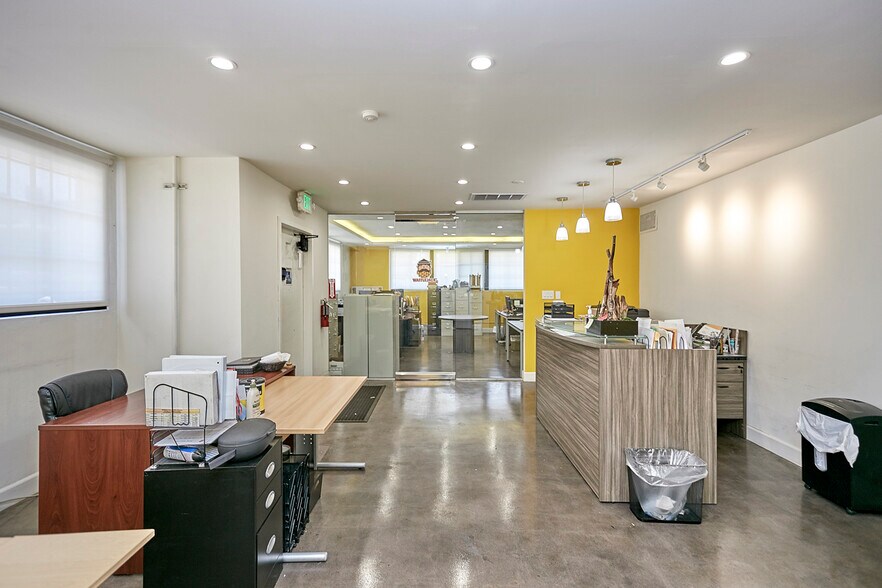 101 N Virgil Ave, Los Angeles, CA à vendre - Photo de l’immeuble – Image 2 sur 12