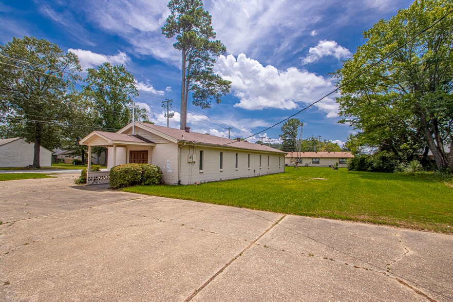 201 SW 3rd St, Bryant, AR à vendre - Photo de l’immeuble – Image 3 sur 21
