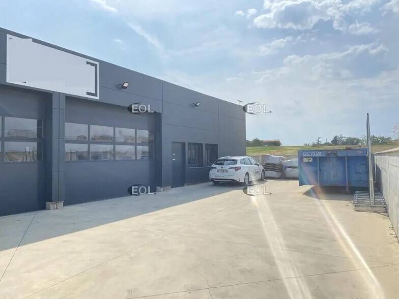 Local d’activités dans Mornant à louer - Photo de l’immeuble – Image 2 sur 15