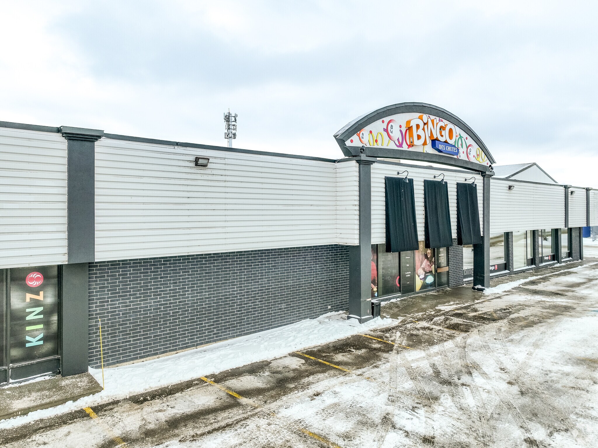 4600 Boul Sainte-Anne, Québec, QC à louer Photo principale– Image 1 sur 4