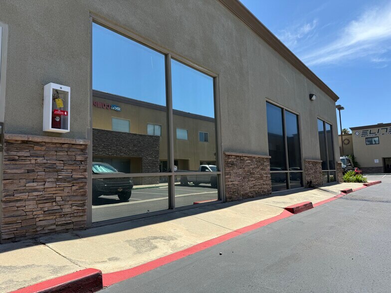 8288-8290 Miramar Rd, San Diego, CA à louer - Photo de l’immeuble – Image 3 sur 3
