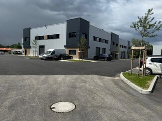 Plus de détails pour Local d'activités à louer