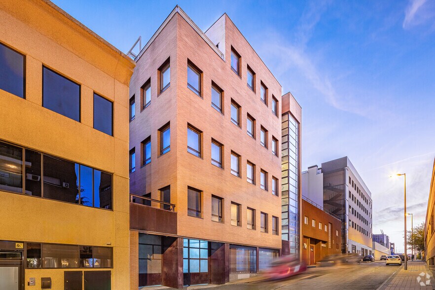 Calle de Lezama, 20, Madrid, Madrid à louer - Photo de l’immeuble – Image 3 sur 23