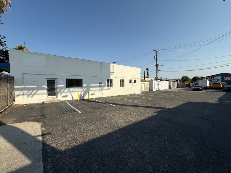 5680-5686 Mission Blvd, Jurupa Valley, CA à louer - Photo de l’immeuble – Image 3 sur 8