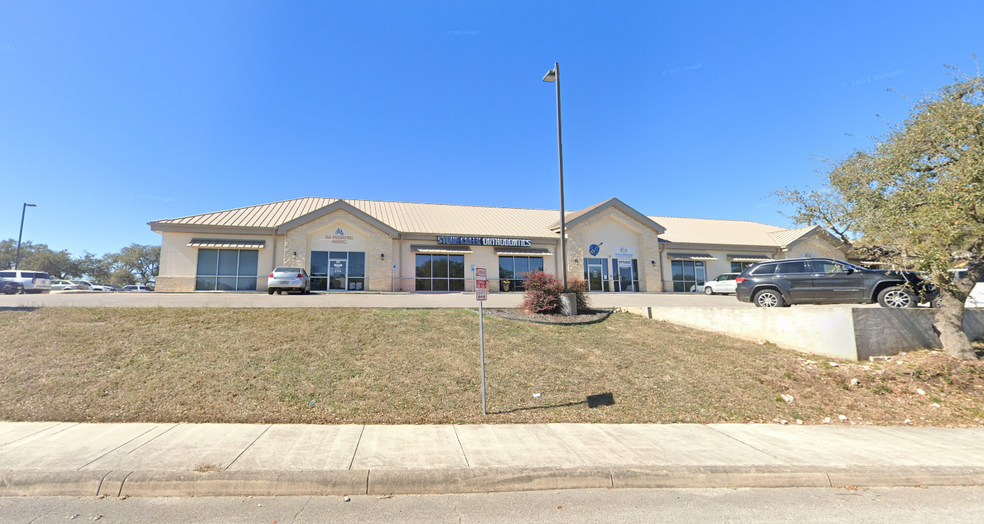20627 Huebner Rd, San Antonio, TX à louer - Photo de l’immeuble – Image 2 sur 12