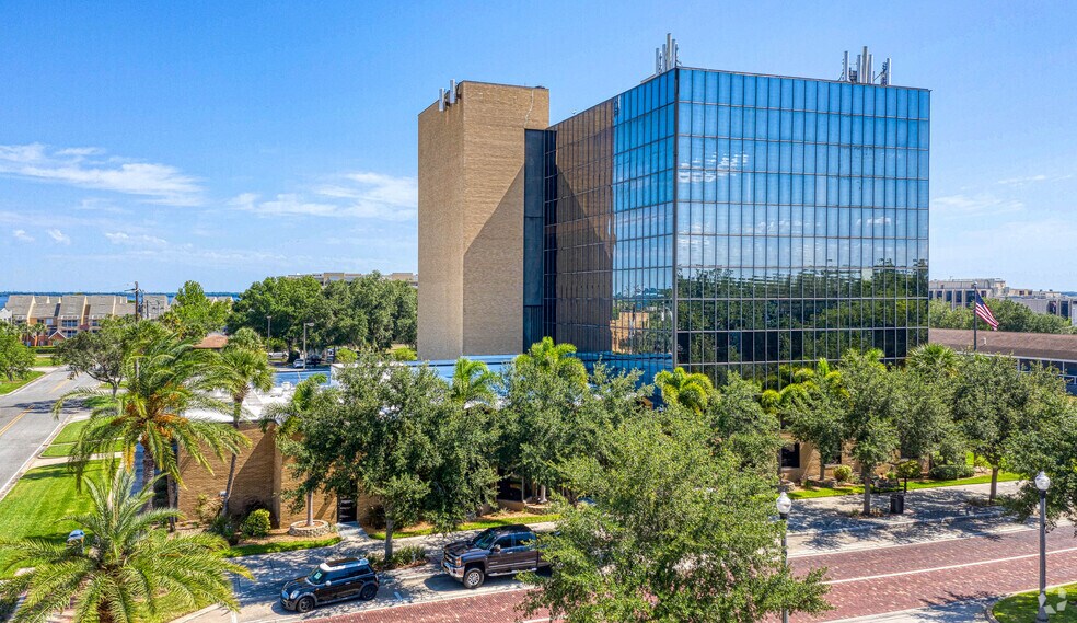 312 W 1st St, Sanford, FL à louer - Photo de l’immeuble – Image 2 sur 14