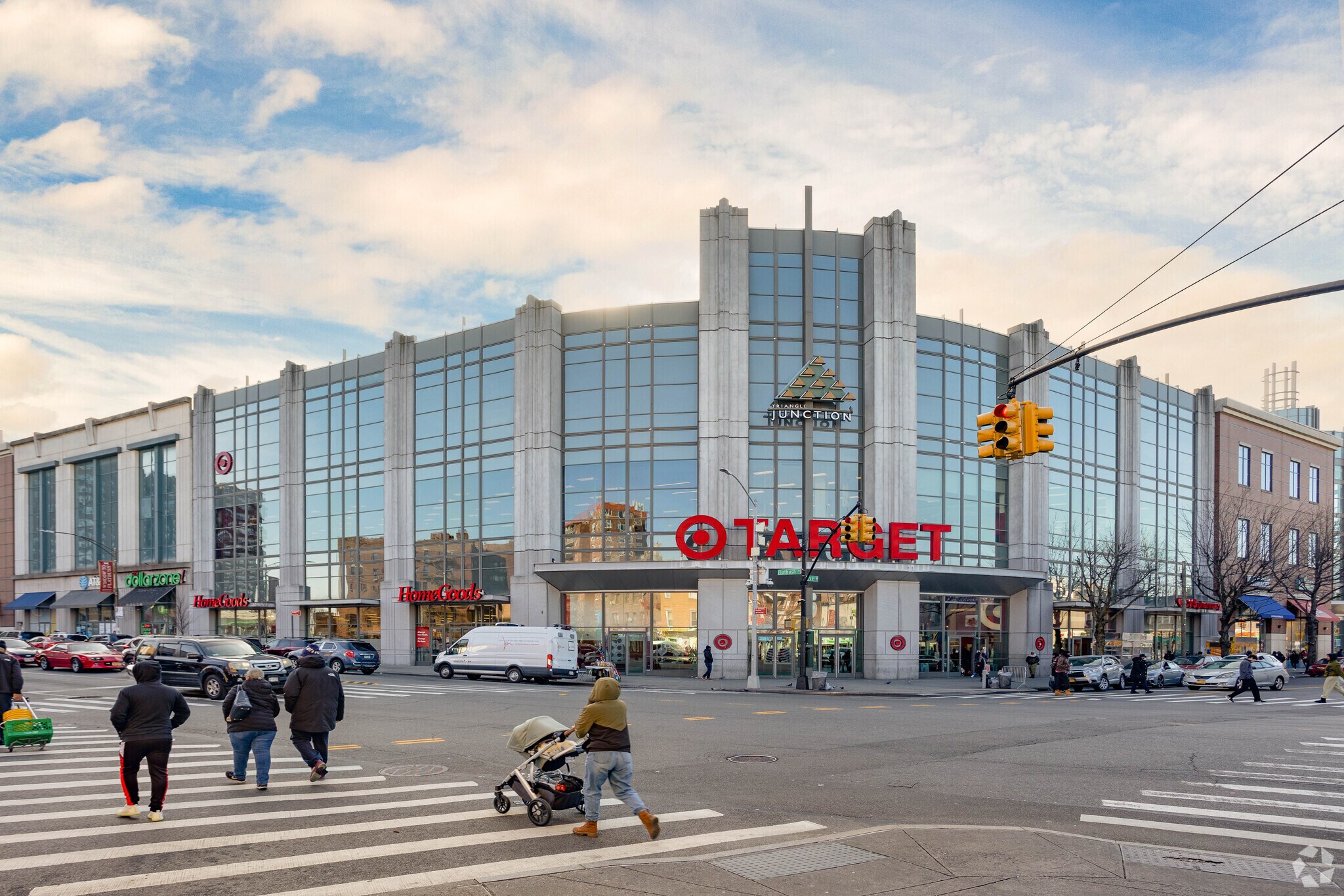 1600 Flatbush Ave, Brooklyn, NY à louer Photo de l’immeuble– Image 1 sur 10