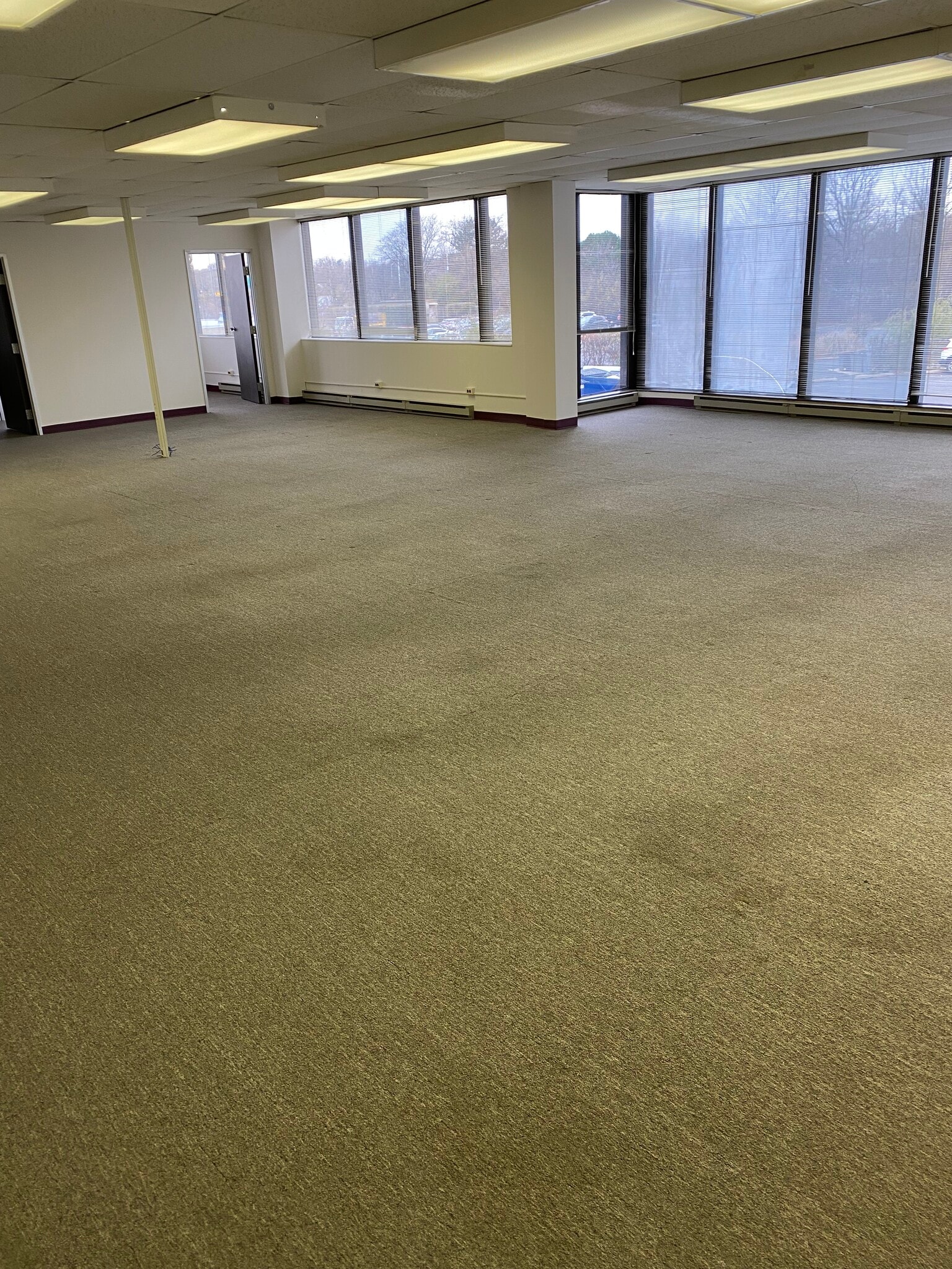 6160 N Cicero Ave, Chicago, IL à louer Photo de l’immeuble– Image 1 sur 4