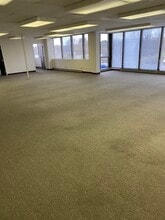 6160 N Cicero Ave, Chicago, IL à louer Photo de l’immeuble– Image 1 sur 4