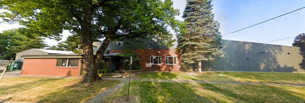 403 S Jefferson St, Sturgis, MI à louer - Photo de l’immeuble – Image 3 sur 10