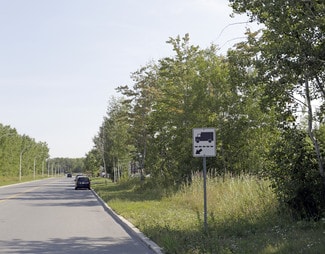 Plus de détails pour 201 Omer-Deserres Rue, Blainville, QC - Industriel/Logistique à vendre
