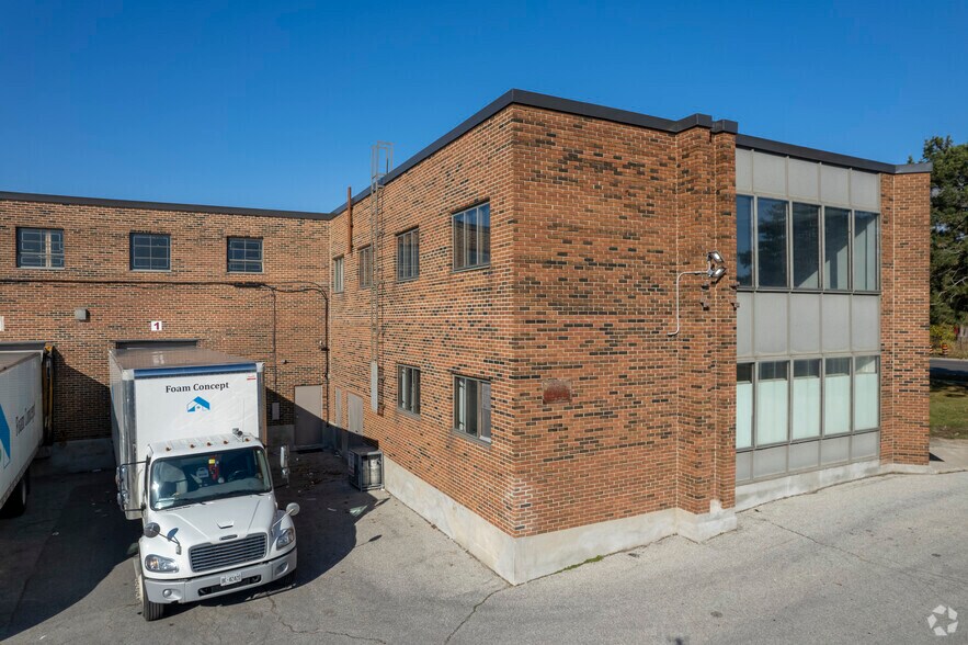 480 Tapscott Rd, Toronto, ON à louer - Photo de l’immeuble – Image 2 sur 5