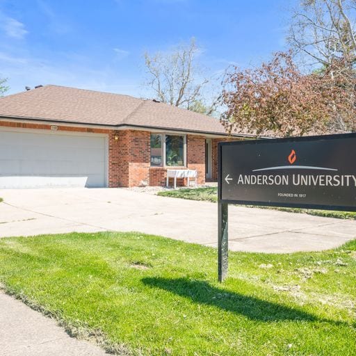 714 College Dr, Anderson, IN à vendre - Photo principale – Image 2 sur 18