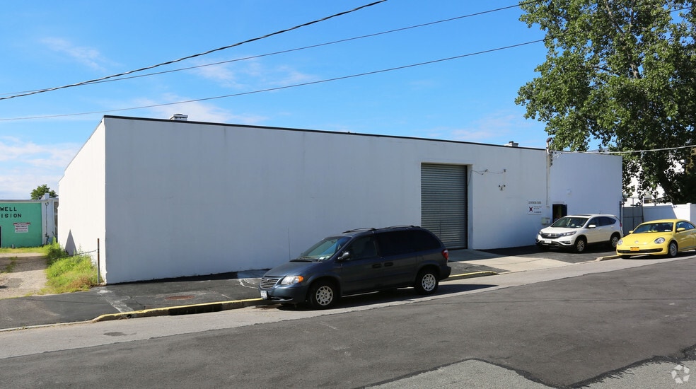 530 Ray St, Freeport, NY à vendre - Photo de l’immeuble – Image 2 sur 3